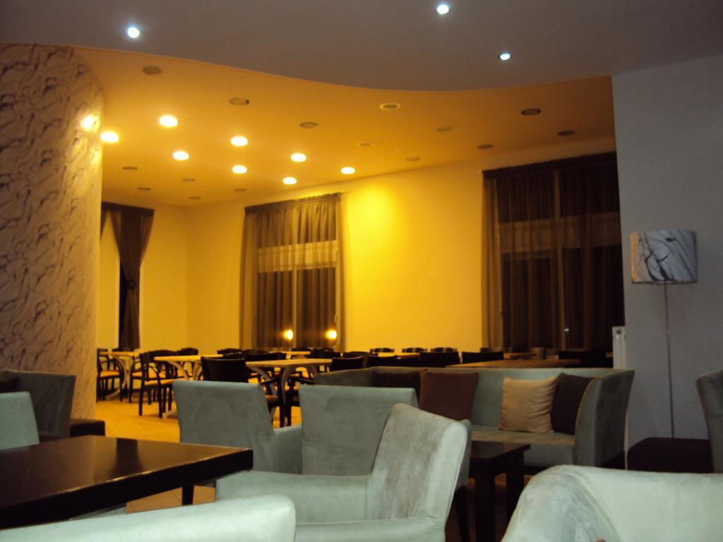 Aitheron Hotel Air Park Zervi Экстерьер фото