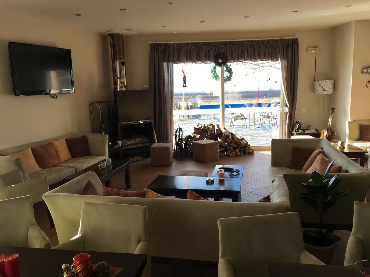 Aitheron Hotel Air Park Zervi Экстерьер фото